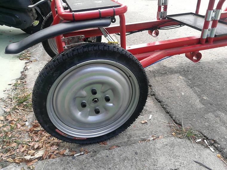 電動迷你貨車-後輪安裝實心輪胎 電動迷你貨車-後輪安裝實心輪胎